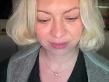 girl cam all day kiradivine image #9404376