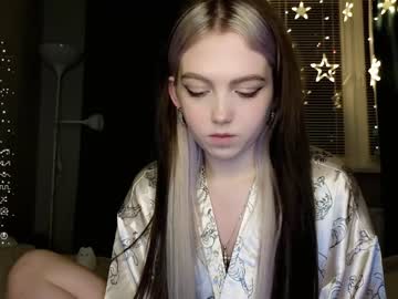 girl cam all day small_blondee image #5696828