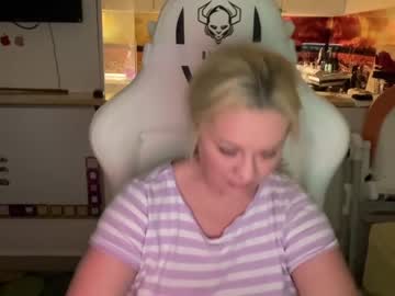 girl cam all day kiradivine image #3827013