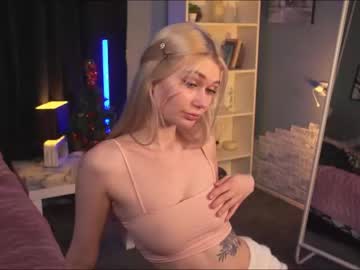 girl cam all day white_godness image #3445336