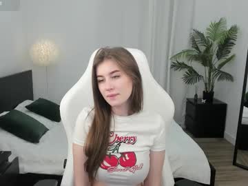 girl cam all day lilly_colins image #8497305