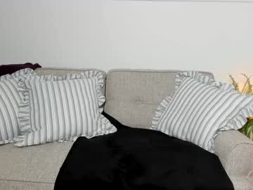 girl cam all day island_peach image #9600064