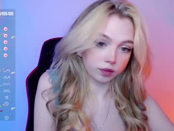 girl cam all day small_blondee image #4294474
