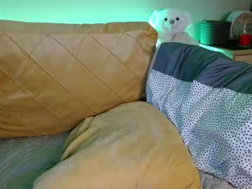 girl cam all day juicy_peach88 image #2972700