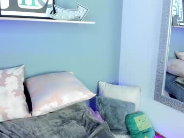 girl cam all day saschaholmen image #2923413