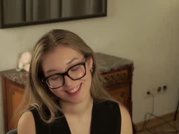 girl cam all day gillianelletson image #8436422