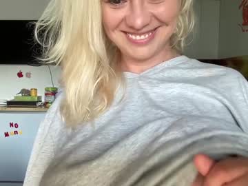 girl cam all day kiradivine image #4768346