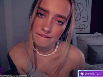girl cam all day _yvie_ image #5886057