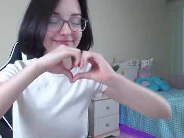 girl cam all day queen_kitty1818 image #1982844