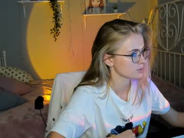 girl cam all day linellali image #2490924