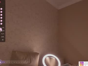 girl cam all day bzzzme image #6215319
