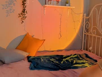 girl cam all day linellali image #2519842