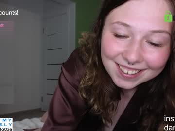 girl cam all day lottie_shine image #7291166