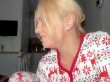 girl cam all day kiradivine image #3175373
