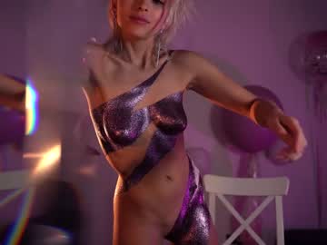 girl cam all day peach_me image #1533277