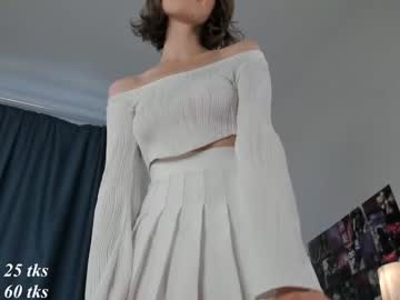 girl cam all day cold_bumble image #7258743