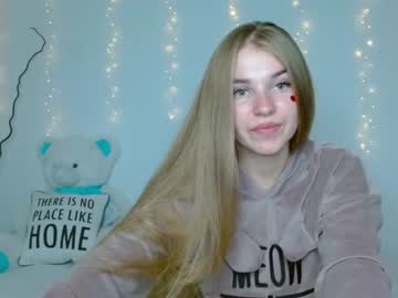 girl cam all day little__cherrry image #2488623