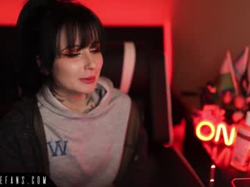 girl cam all day raven_alternative image #6128018