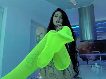girl cam all day bmwm5f90 image #9056251
