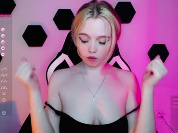 girl cam all day small_blondee image #4289061