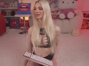 girl cam all day bunnydollstella image #9002116