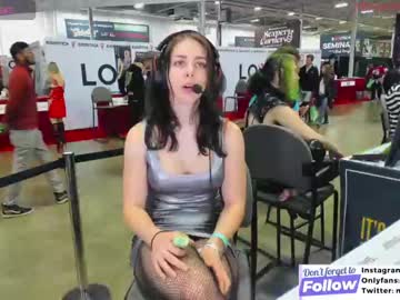 girl cam all day mayasings image #5840072
