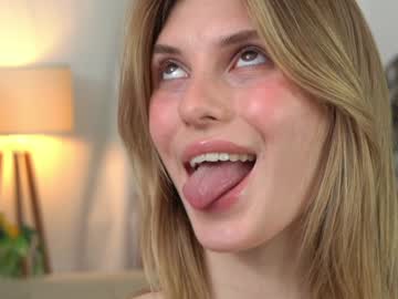 girl cam all day refined_style image #8347939