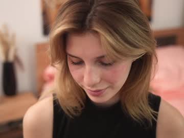 girl cam all day refined_style image #7840373