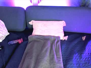 girl cam all day littlee33 image #3978372
