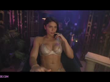 girl cam all day lucieoude_ image #2394796