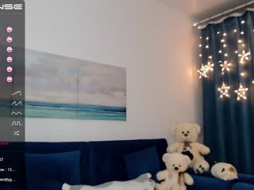 girl cam all day small_blondee image #1431918
