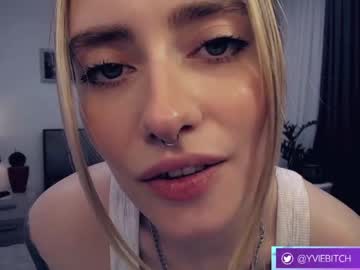 girl cam all day _yvie_ image #4747106