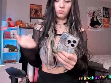 girl cam all day vivian_qwerty image #9396515