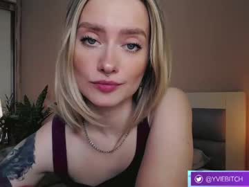 girl cam all day _yvie_ image #4010816