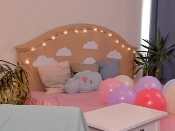 girl cam all day linellali image #2627755