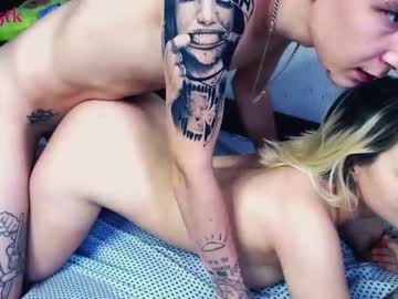 couple cam all day valeries_room image #2427444