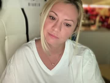 girl cam all day kiradivine image #5449861
