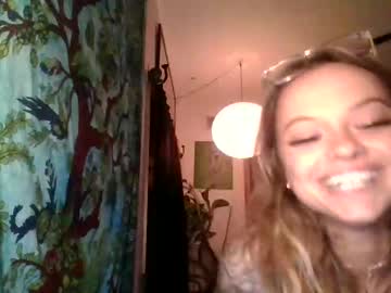 girl cam all day teddysky69 image #9653680