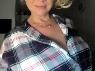 girl cam all day kiradivine image #3110839