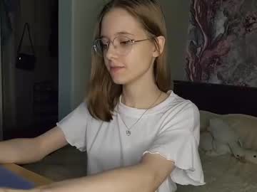 girl cam all day lowress image #9006337