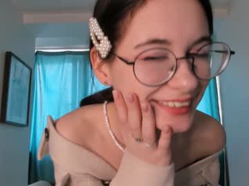 girl cam all day littlekiraa image #4158752