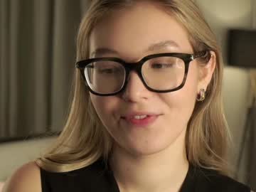girl cam all day gillianelletson image #8436991