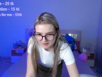 girl cam all day amelialuck image #3752980