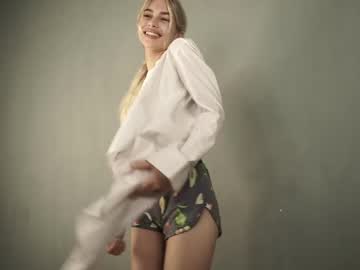 girl cam all day cuteelsa_ image #4837174