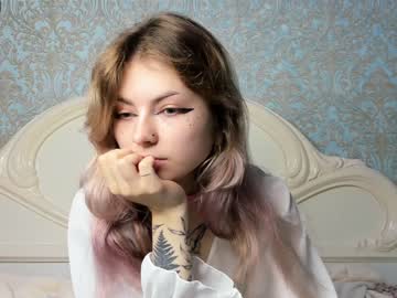 girl cam all day lostallice image #2703335