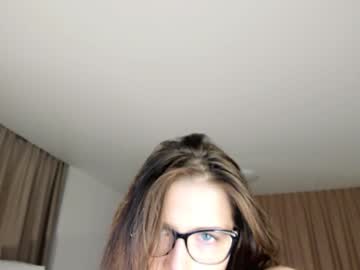 girl cam all day lilienblume image #8181233