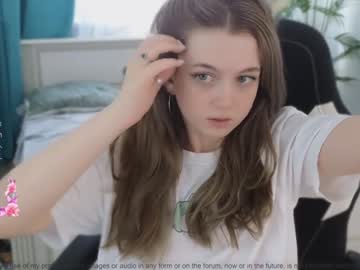 girl cam all day small_blondee image #7231336