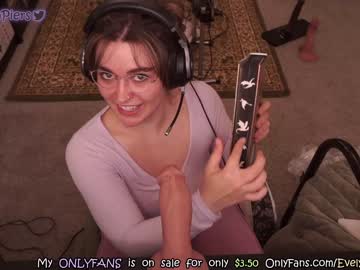 girl cam all day evelynpiers image #4834291