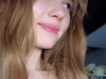 girl cam all day naive_love image #9004550