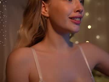 girl cam all day mother__of__dragons image #9601737